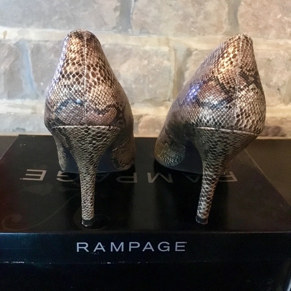 Rampage "Nicki" embossed Snake Skin Pump 9 - Picture 4 of 5